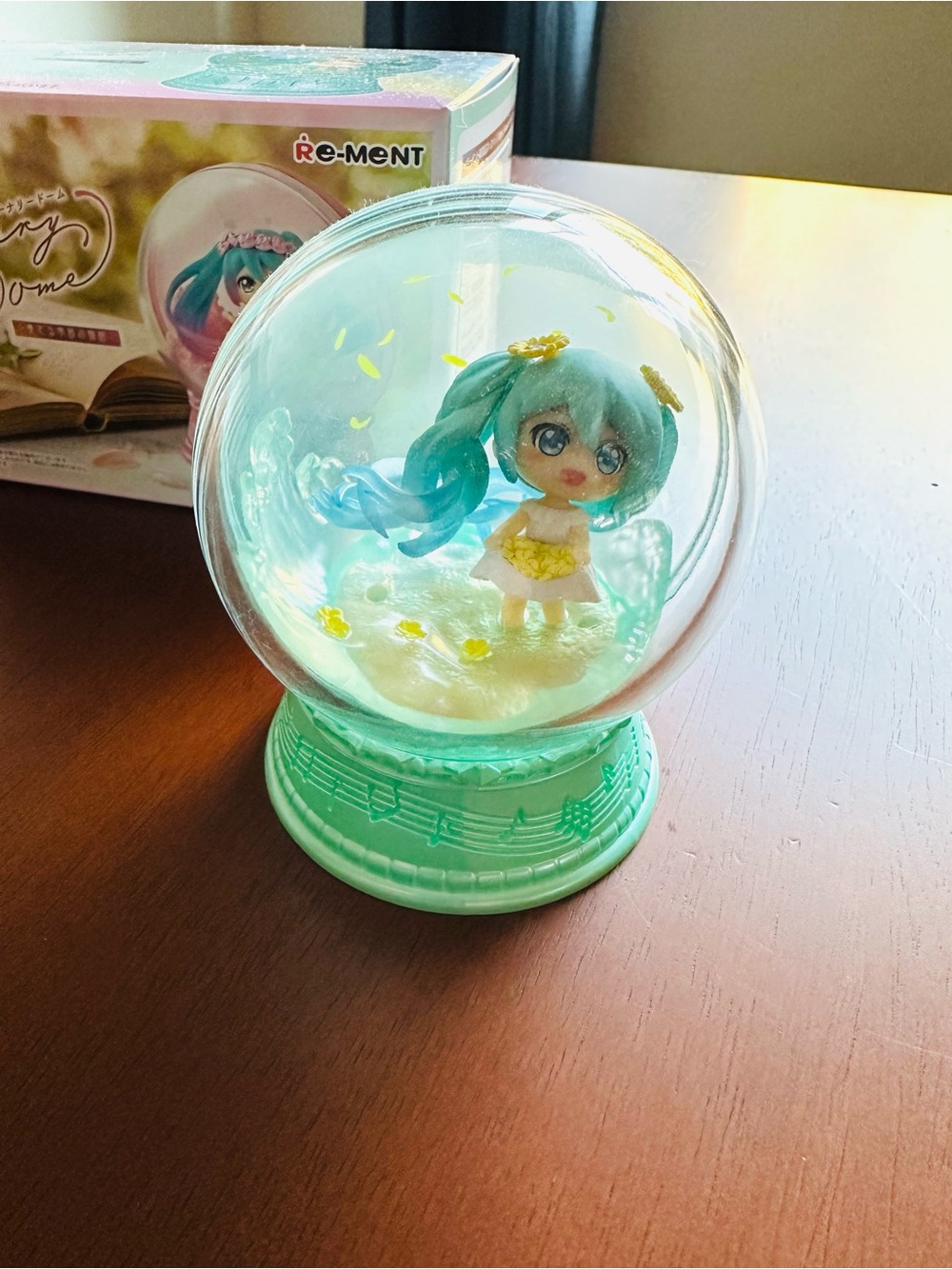 Re-Ment Hatsune Miku Scenery Dome Four Seasons Blind Box Figure
